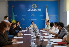 ЖЕКЕМЕНШІК БІЛІМ БЕРУ ҰЙЫМДАРЫ: ЛИЦЕНЗИЯЛАУ ЖӘНЕ ЭҚЖЖ КОДТАРЫН НАҚТЫЛАУ МӘСЕЛЕЛЕРІ ТАЛҚЫЛАНДЫ